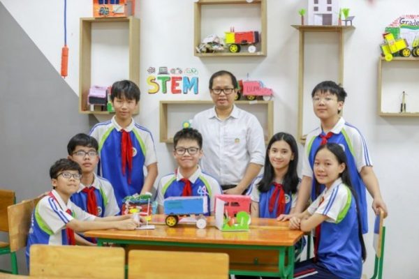 Trẻ học kỹ năng sống trong môi trường giáo dục trải nghiệm giúp phát triển sự tự tin