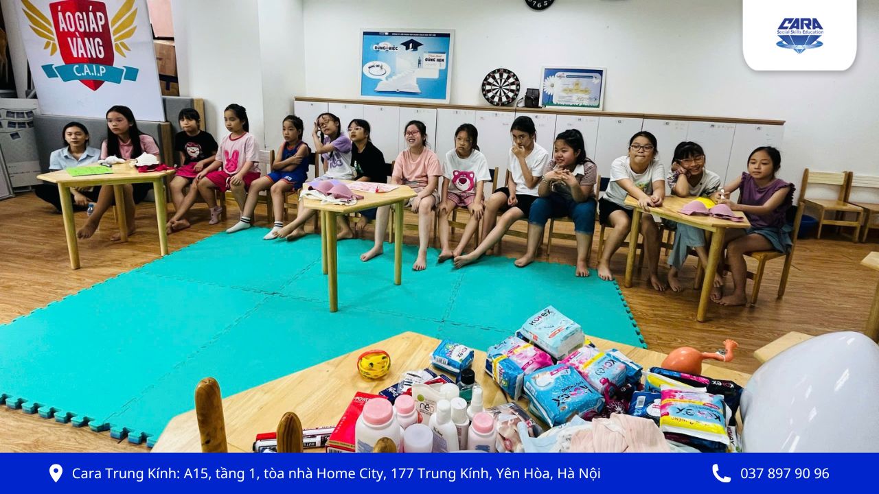 Trẻ bám bố mẹ nên học trại hè nào
